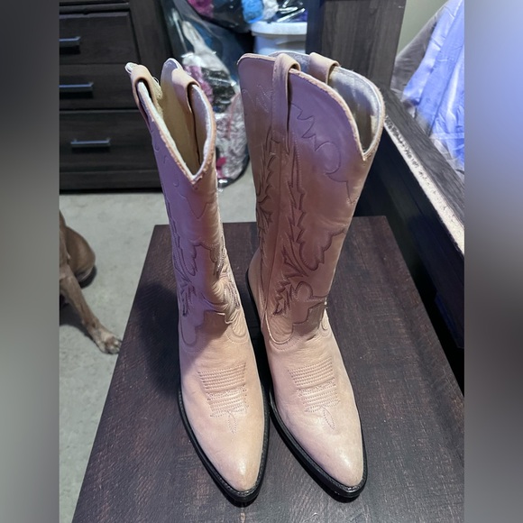 Light tan - Picture 2 of 6